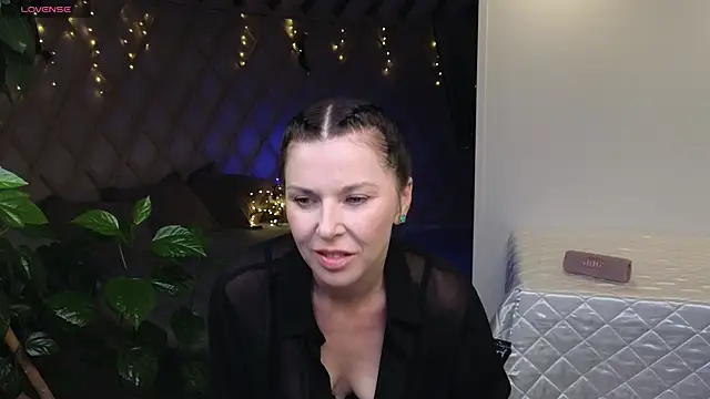 Snapshot of LinaJoy chatting on 6, 7, 2026 LinaJoy online show from 6, 7, 2026