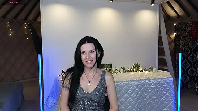 LinaJoy online show from 3, 6, 2026