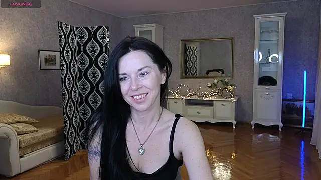 LinaJoy online show from 15, 4, 2026