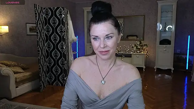 LinaJoy online show from 6, 5, 2026