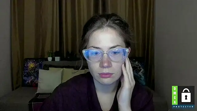 Alicia redfollow online show from 4, 10, 2025