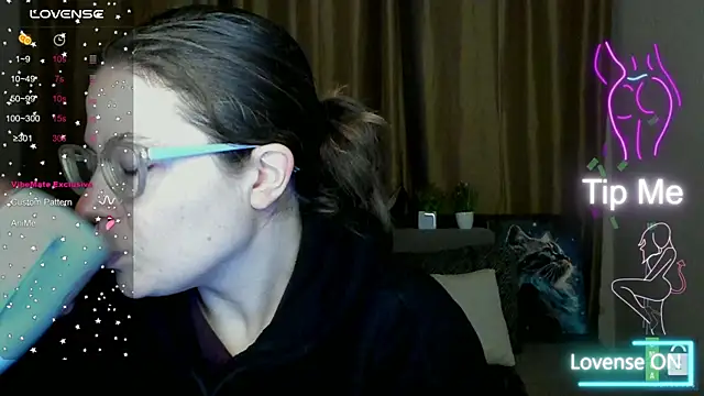 Alicia redfollow online show from 24, 10, 2025