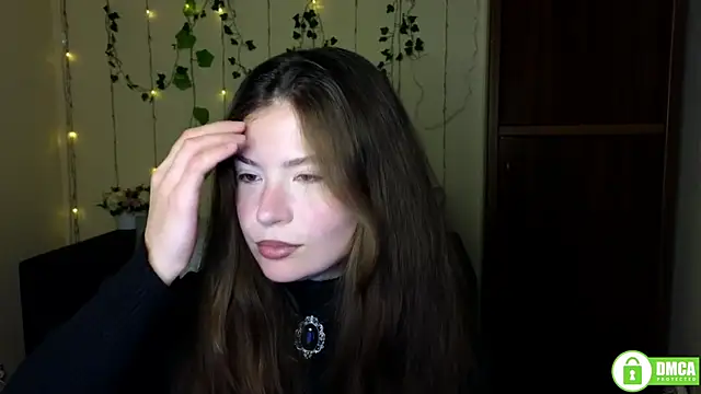 Alicia redfollow online show from 17, 11, 2025