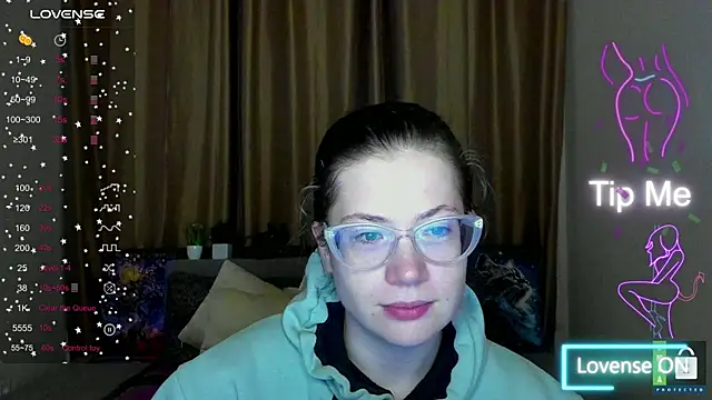 Alicia redfollow online show from 30, 10, 2025