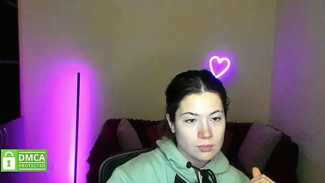 Alicia redfollow online show from 4, 12, 2025