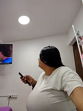 Miss balloonsmila online show from 19, 10, 2025