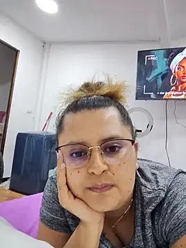 Miss balloonsmila online show from 11, 3, 2025