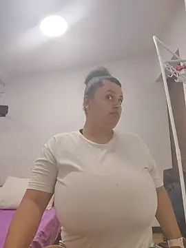 Miss balloonsmila online show from 17, 9, 2025