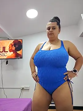 Miss balloonsmila online show from 9, 10, 2025