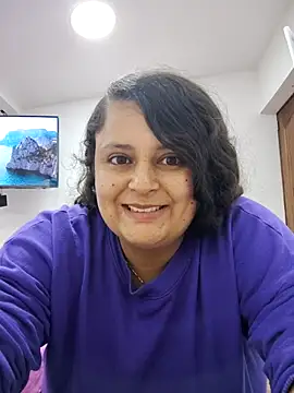 Miss balloonsmila online show from 22, 10, 2025