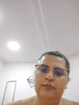 Miss balloonsmila online show from 19, 2, 2025