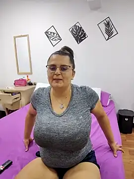 Miss balloonsmila online show from 28, 2, 2025