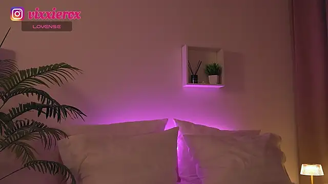 ViXXXiee online show from 20, 5, 2026