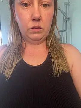 bustyblissxx online show from 17, 12, 2024