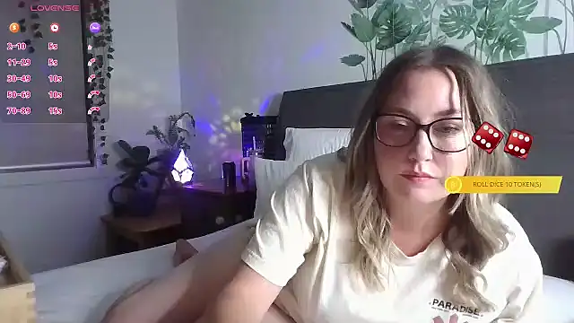 bustyblissxx online show from 13, 1, 2025