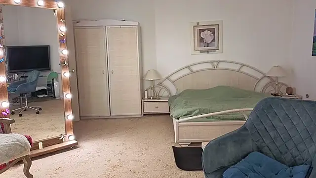 moonlight4u online show from 4, 11, 2025