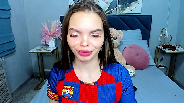 Curvy Dynamite  online show from 5, 12, 2025