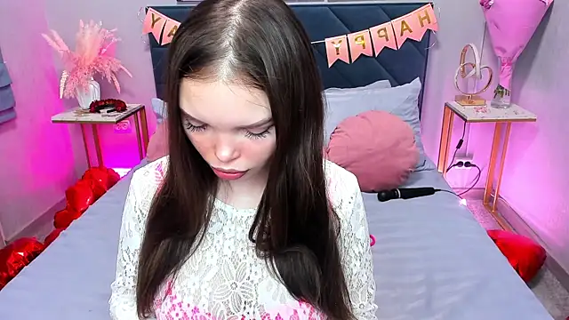 Curvy Dynamite  online show from 5, 3, 2026