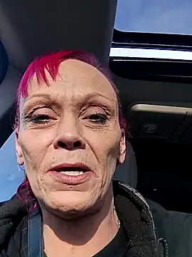 MommyMisfit online show from 20, 12, 2025