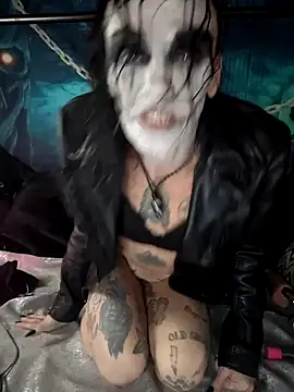 Snapshot of MommyMisfit chatting on 31, 10, 2025 MommyMisfit online show from 31, 10, 2025