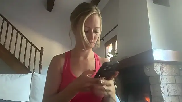 Emmy frenchie online show from 25, 11, 2025