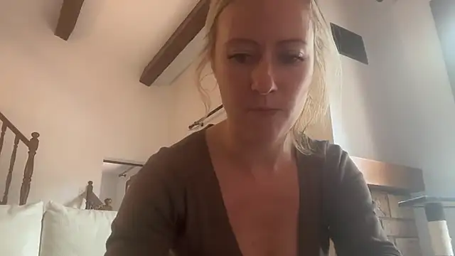 Emmy frenchie online show from 24, 11, 2025