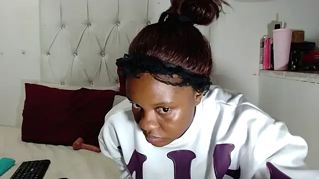 Browncaramel1999 online show from 20, 6, 2026