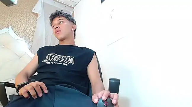 Snapshot of ThorLatinSex chatting on 26, 12, 2024 ThorLatinSex online show from 26, 12, 2024