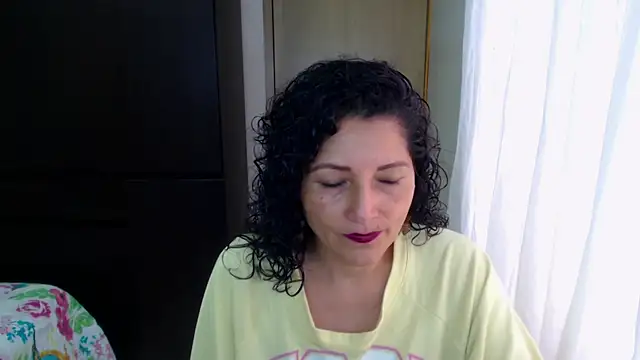 Snapshot of arianna_ros3 chatting on 24, 4, 2026 arianna ros3 online show from 24, 4, 2026