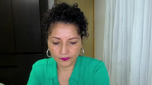 Snapshot of arianna_ros3 chatting on 5, 5, 2026 arianna ros3 online show from 5, 5, 2026