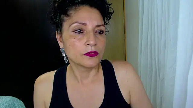 Snapshot of arianna_ros3 chatting on 3, 5, 2026 arianna ros3 online show from 3, 5, 2026