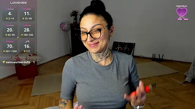 Lucky Deniz online show from 4, 3, 2025