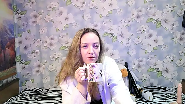 KattyLuuu online show from 18, 9, 2025