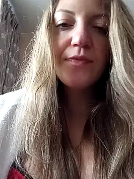 KattyLuuu online show from 15, 2, 2026