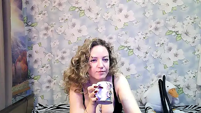 KattyLuuu online show from 9, 10, 2025