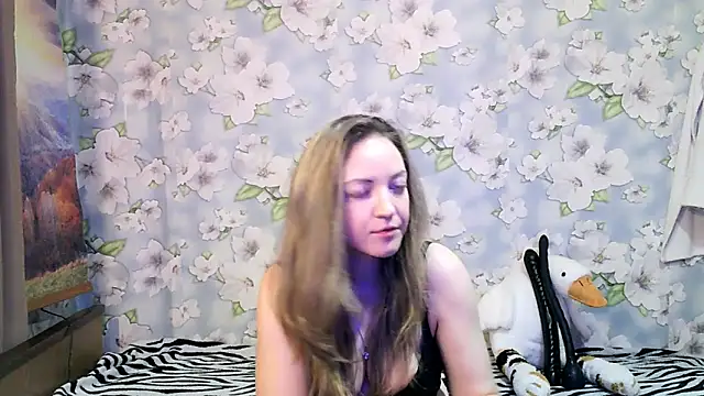 KattyLuuu online show from 8, 10, 2025