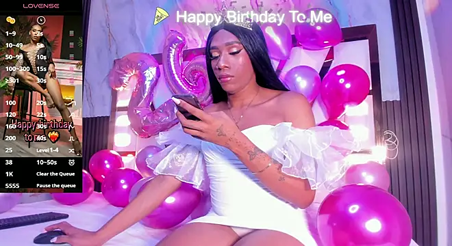 amber diior online show from 14, 11, 2025