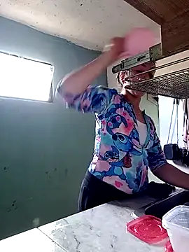 Roxan Fox- online show from 22, 9, 2025