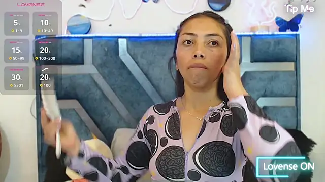 Roxan Fox- online show from 6, 10, 2025