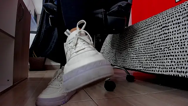 Keiny-Rave online show from 5, 10, 2025