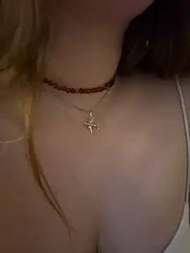 Snapshot of MayaMystic chatting on 3, 11, 2025 MayaMystic online show from 3, 11, 2025