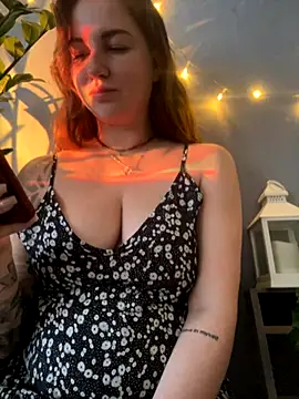 Snapshot of MayaMystic chatting on 10, 9, 2025 MayaMystic online show from 10, 9, 2025