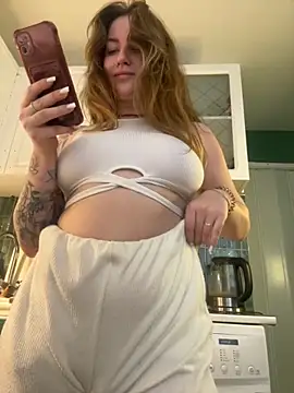 Snapshot of MayaMystic chatting on 14, 11, 2025 MayaMystic online show from 14, 11, 2025