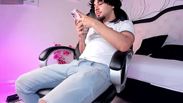 Snapshot of Samir_bear chatting on 16, 2, 2026 Samir bear online show from 16, 2, 2026