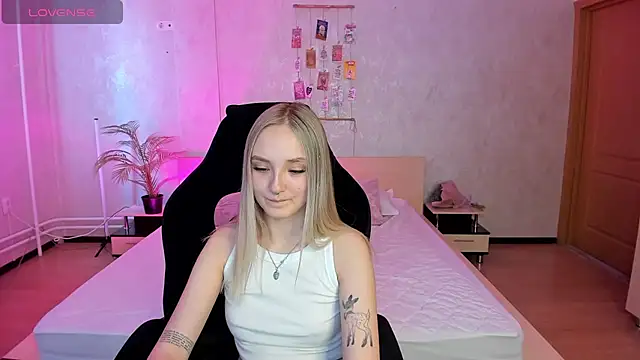 Snapshot of Cheryl__Brown chatting on 14, 3, 2025 Cheryl Brown online show from 14, 3, 2025