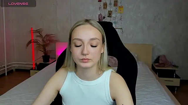 Snapshot of Cheryl__Brown chatting on 11, 3, 2025 Cheryl Brown online show from 11, 3, 2025