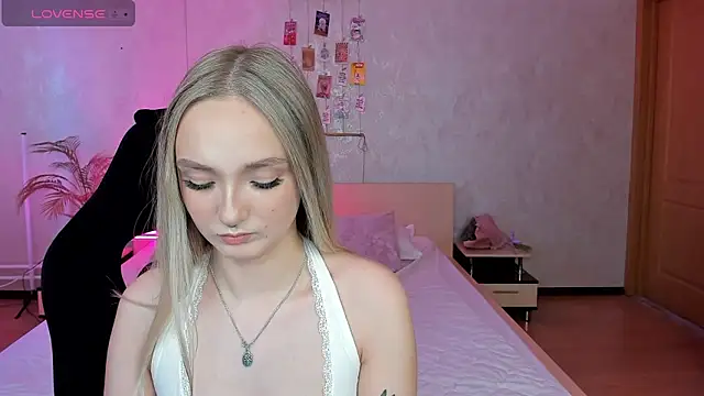 Snapshot of Cheryl__Brown chatting on 15, 3, 2025 Cheryl Brown online show from 15, 3, 2025