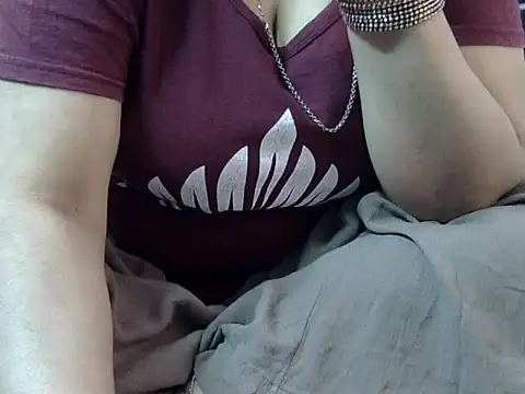 Housewife12 online show from 3, 11, 2025