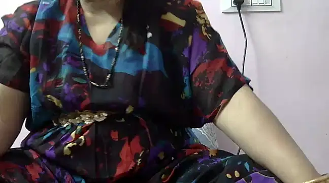 Housewife12 online show from 18, 3, 2025