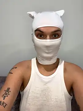 Nikki Hoee online show from 22, 11, 2025